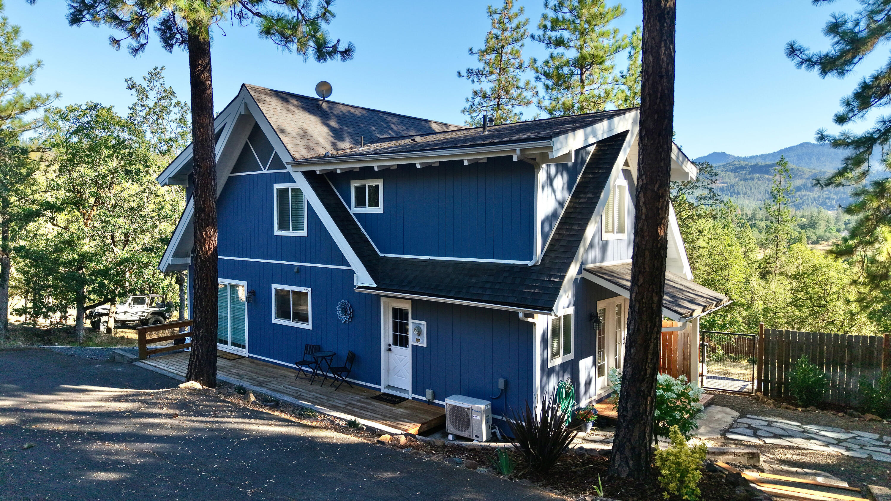 640 Sarma Drive  Shady Cove OR 97539 photo