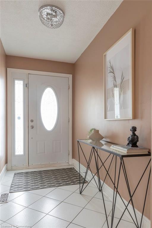 Property Photo:  8 Colgate Court  ON L9C 6Z6 