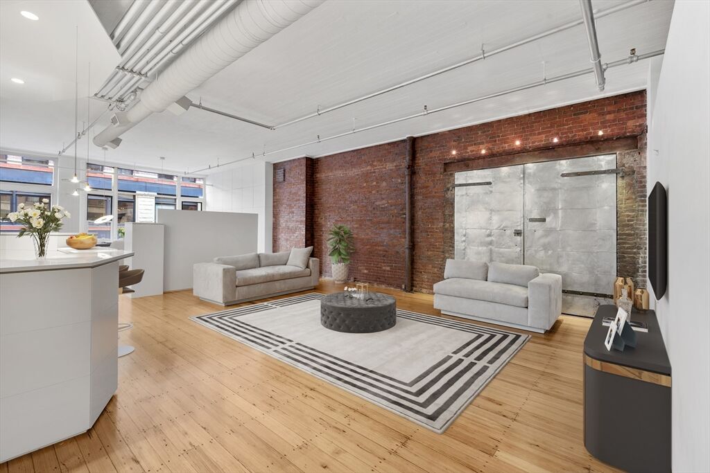 Property Photo:  107 South Street 2A  MA 02111 