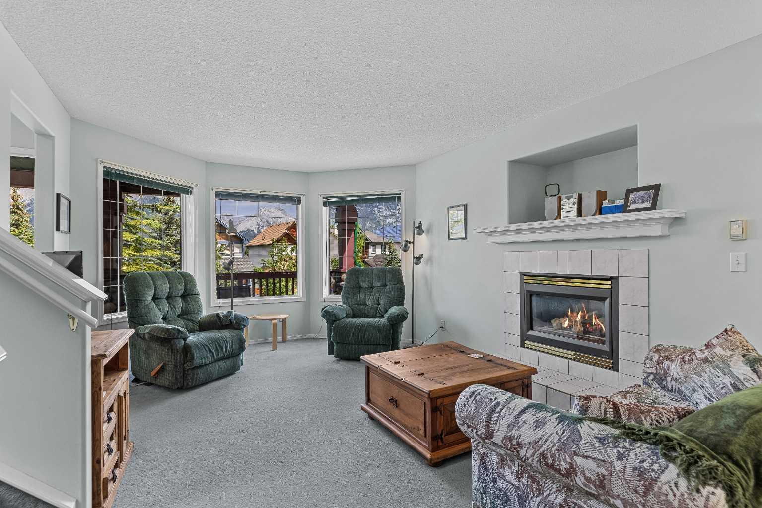 Property Photo:  833 Lawrence Grassi Ridge  AB T1W 1V6 