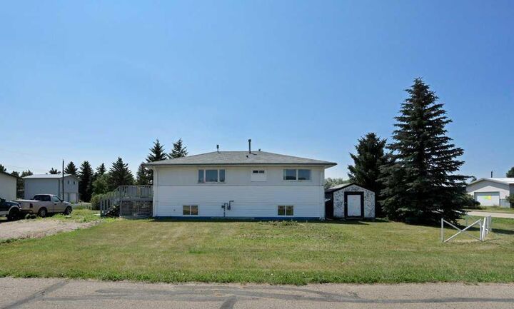 Property Photo:  345 3 Street  AB T0J 2S0 