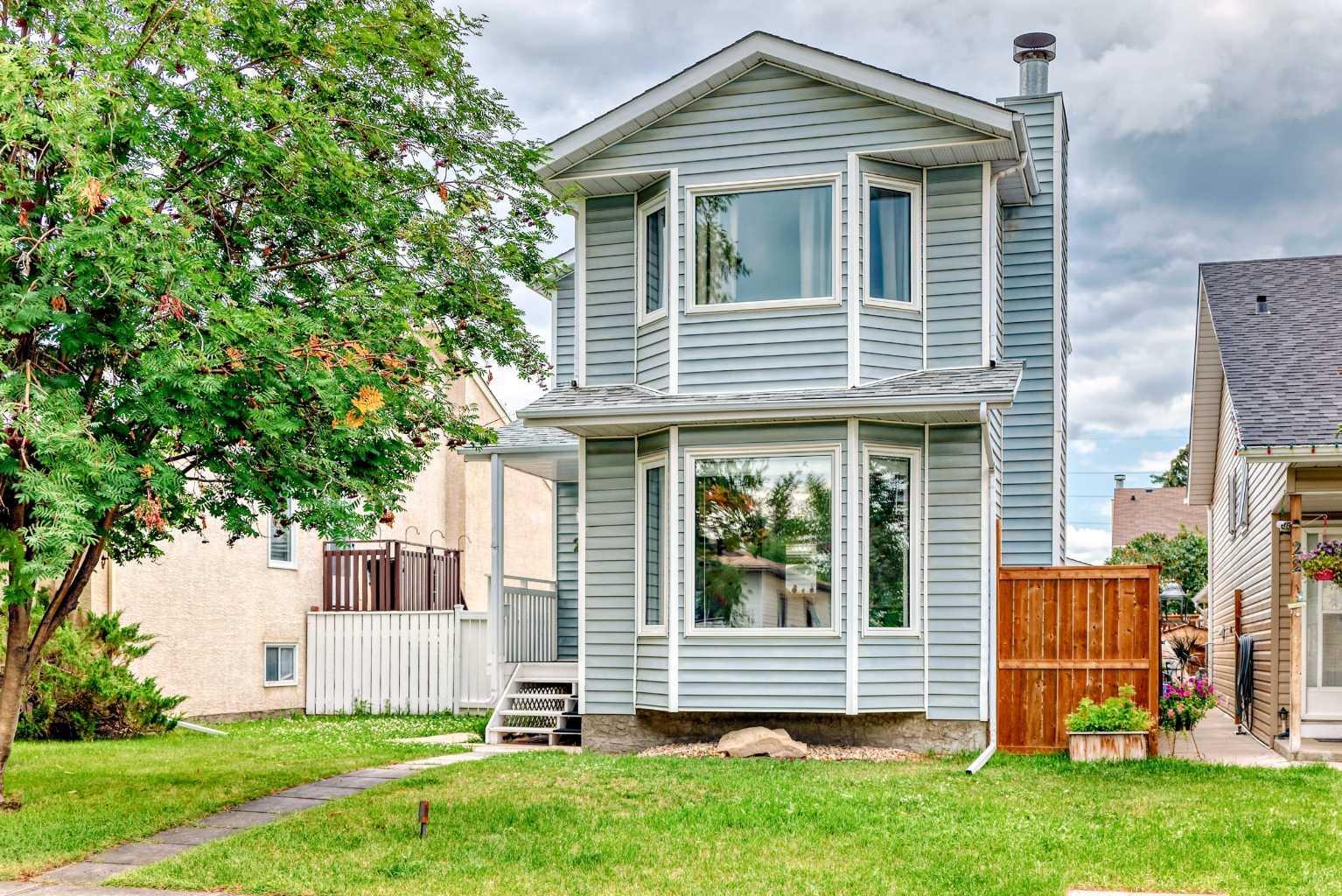 Photo de la propriété: 26 Shawglen Way SW AB T2Y 2R1