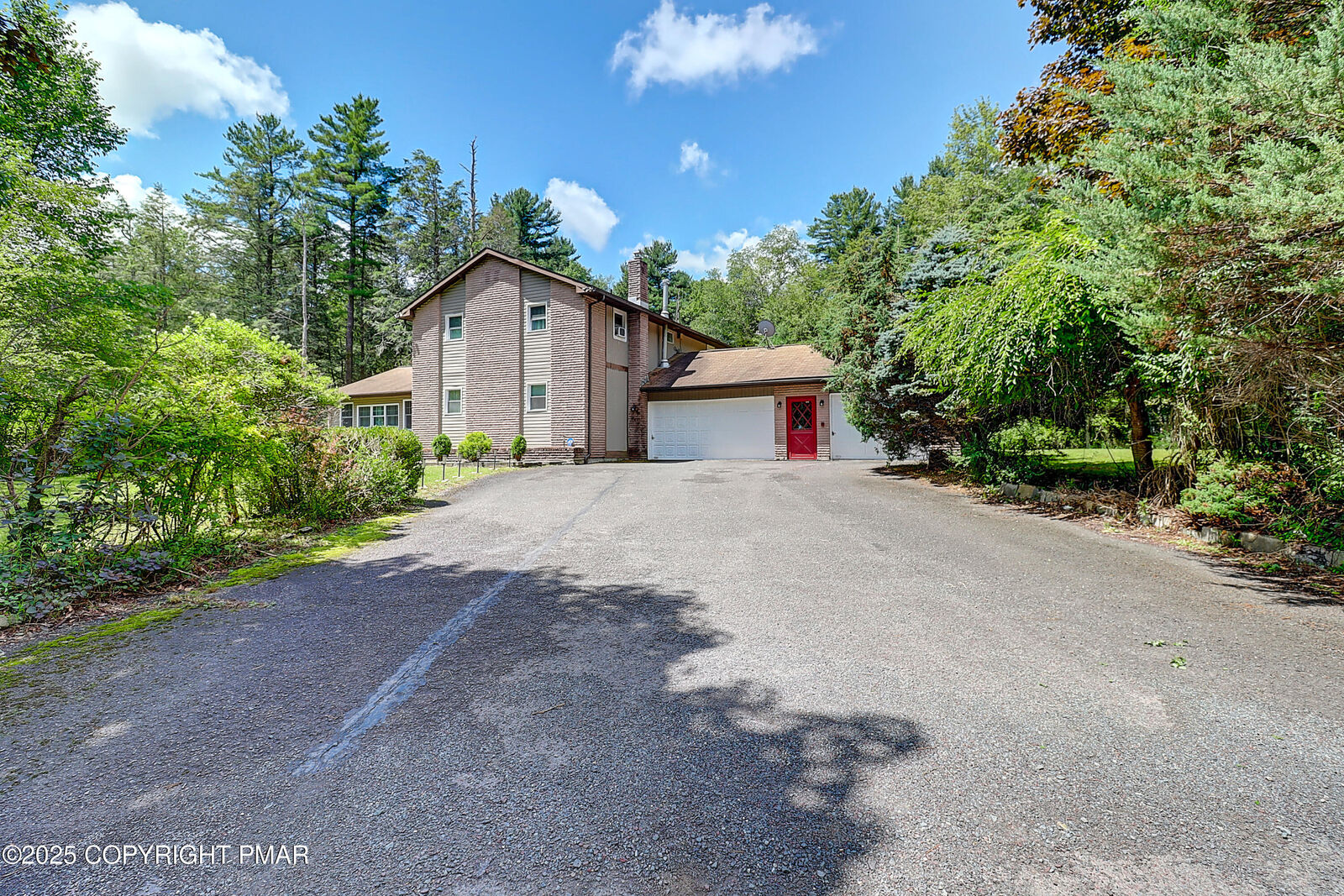 Property Photo: 103 Malory Court PA 18610
