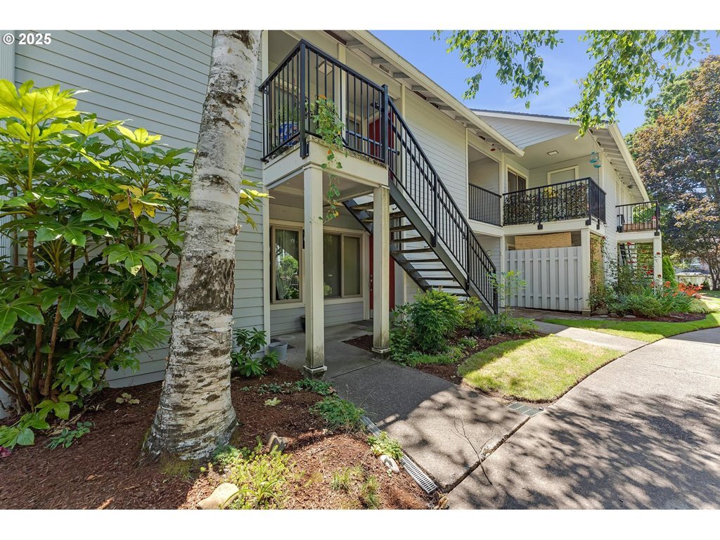 86 Kingsgate Rd A202  Lake Oswego OR 97035 photo