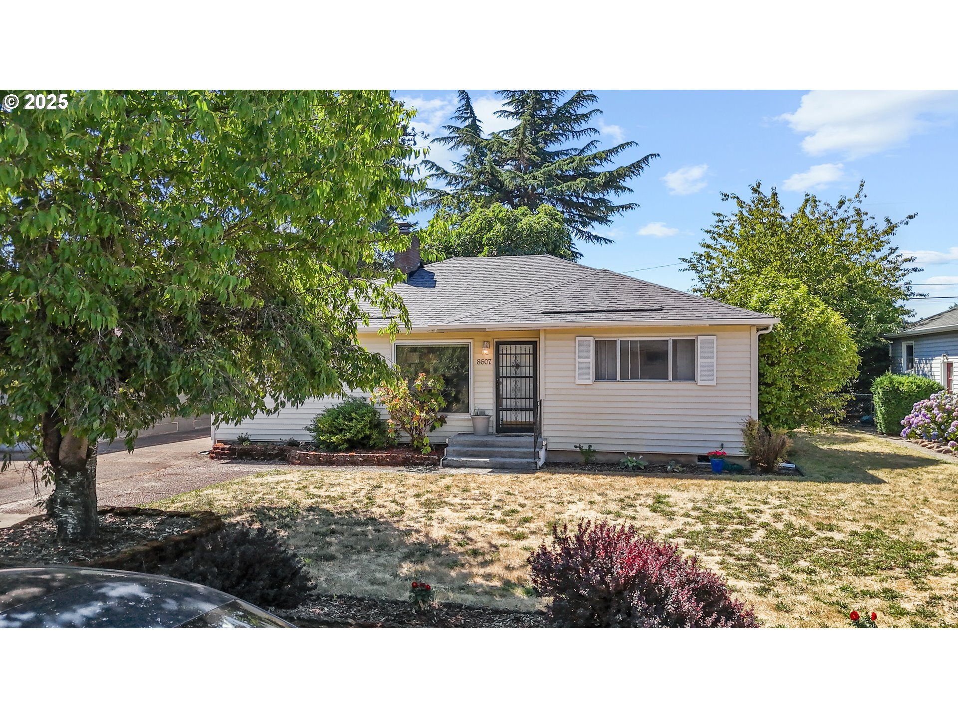 Property Photo:  8607 Mt Thielson Ave  WA 98664 