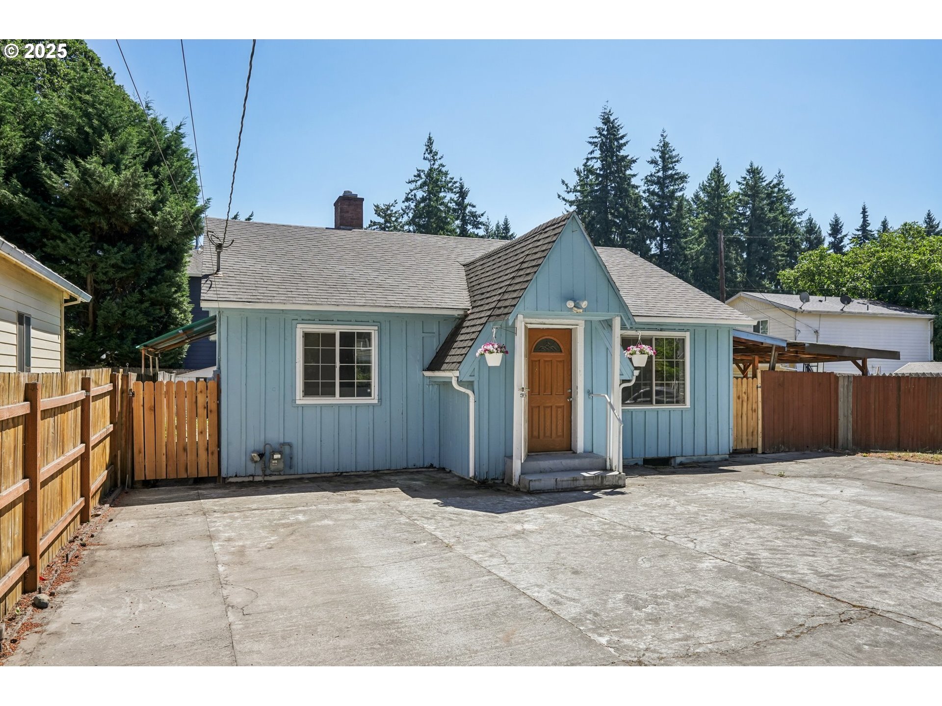 Property Photo:  226 NE 157th Ave  OR 97230 