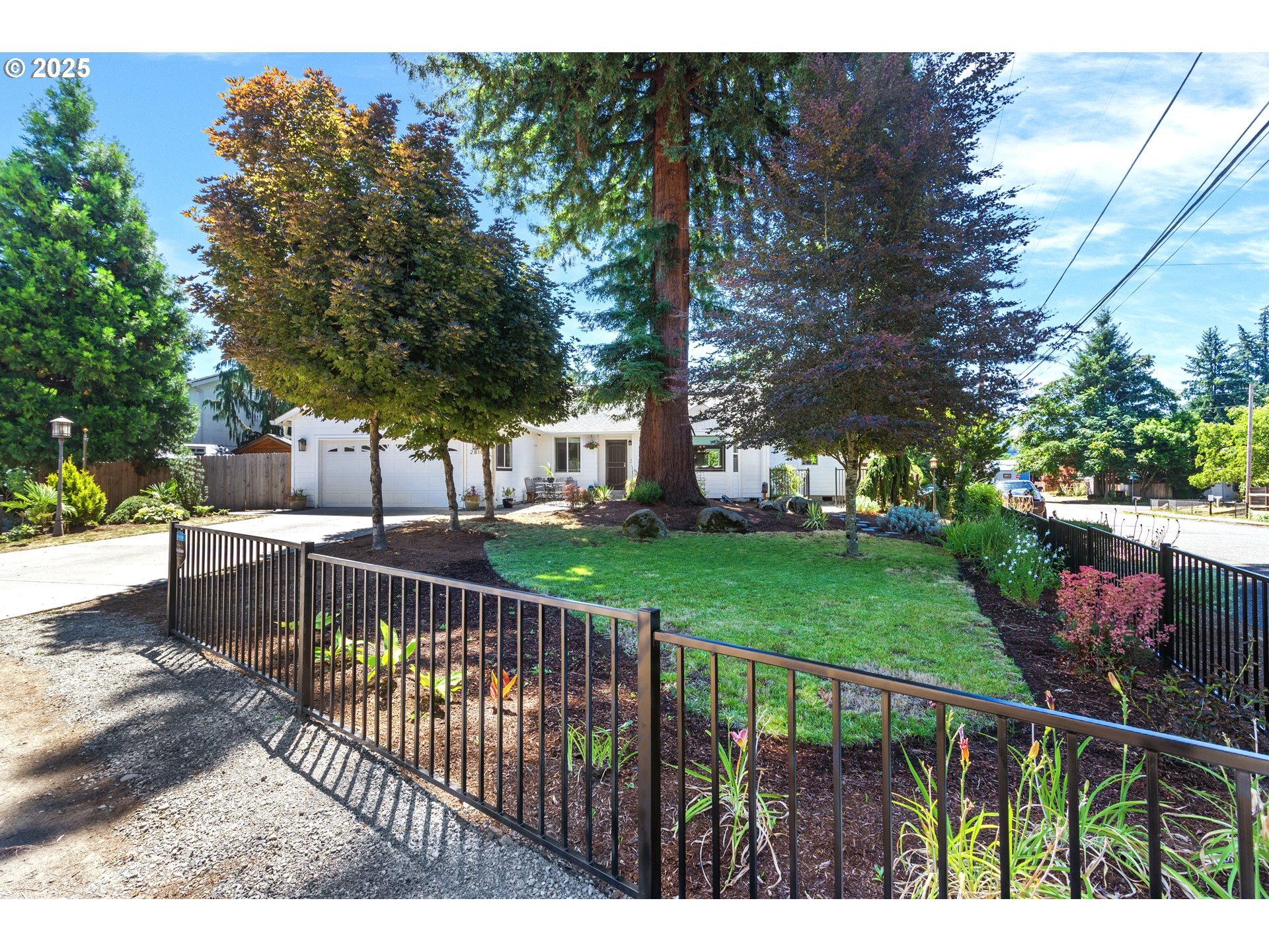 Property Photo: 2810 G Dr WA 98671
