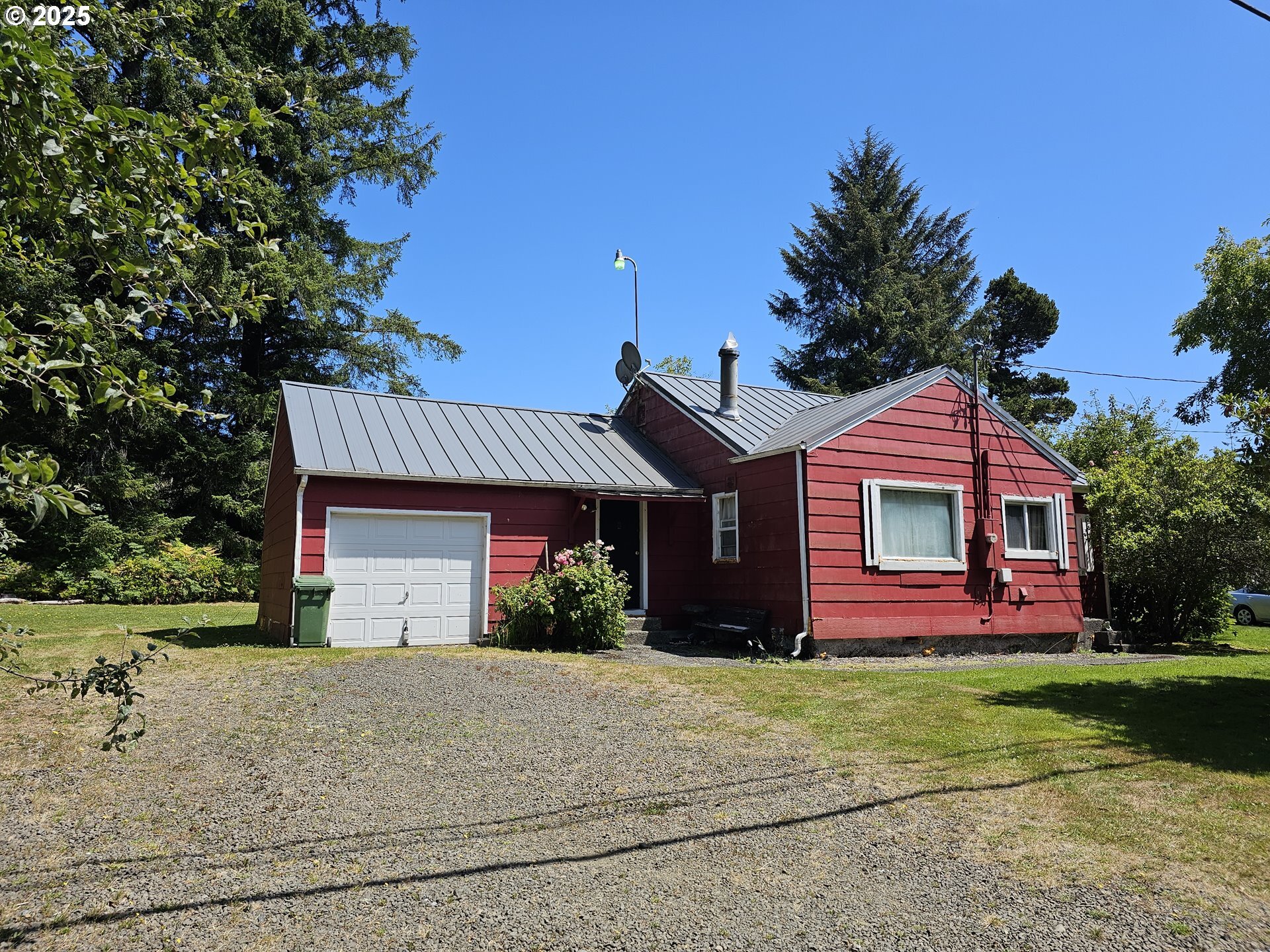 Property Photo: 84875 Highway 101 OR 97439