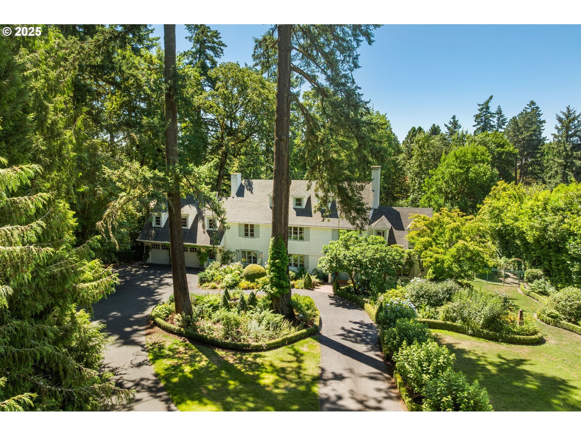 Property Photo: 1546 S Military Rd OR 97219