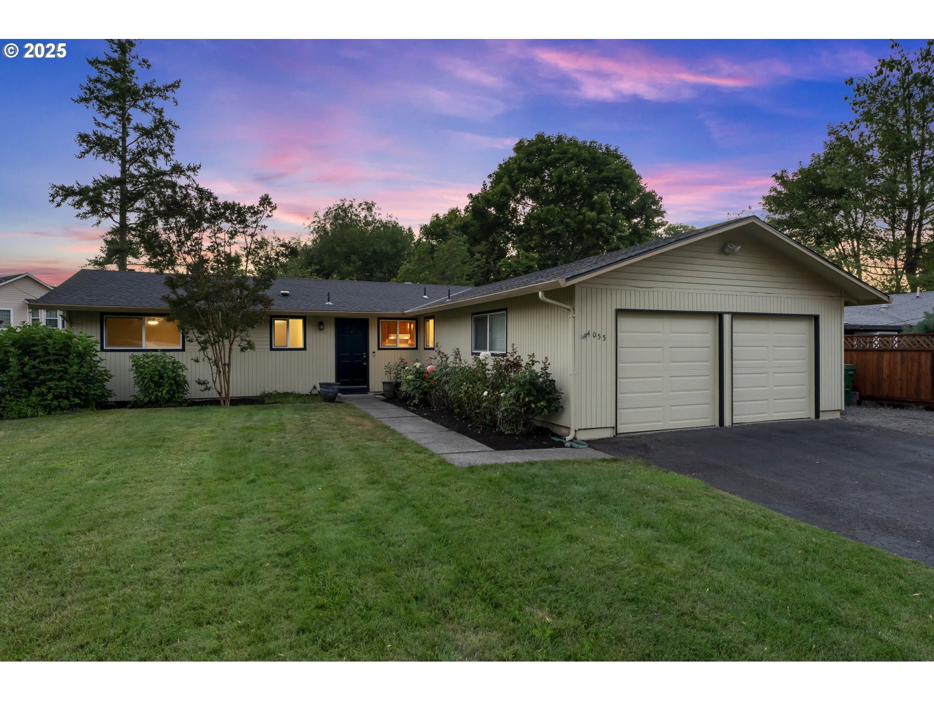 Property Photo:  4055 SW 102nd Ave  OR 97005 