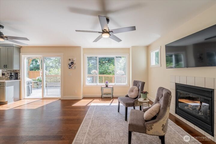 Property Photo:  1812  80th Avenue NE  WA 98258