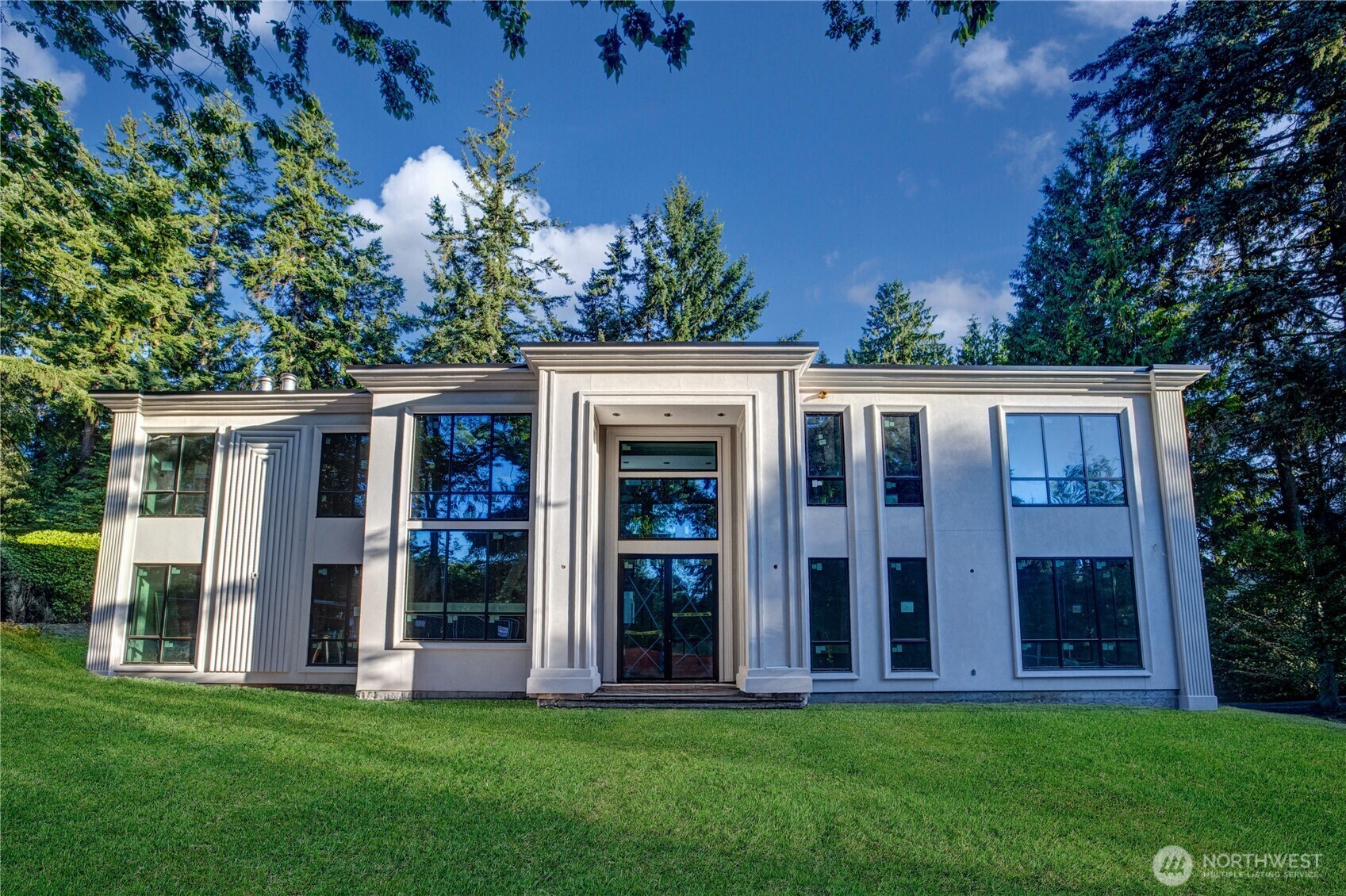 Property Photo:  2837  Evergreen Point Road  WA 98039 