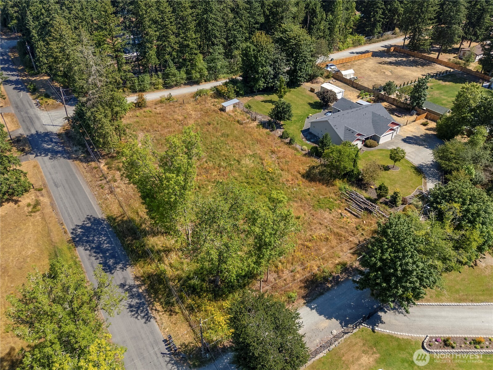 Property Photo:  11804  214th Street E  WA 98338 
