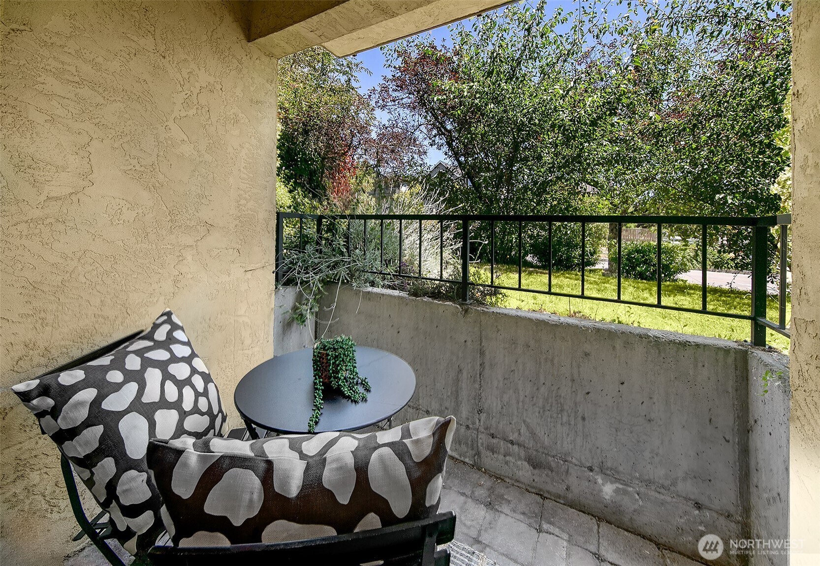 Property Photo:  1400 NW 60th Street 101  WA 98107 