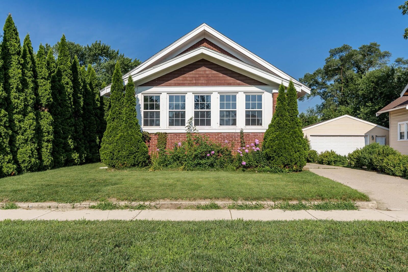 Property Photo: 2117 S 5th Street IL 61104
