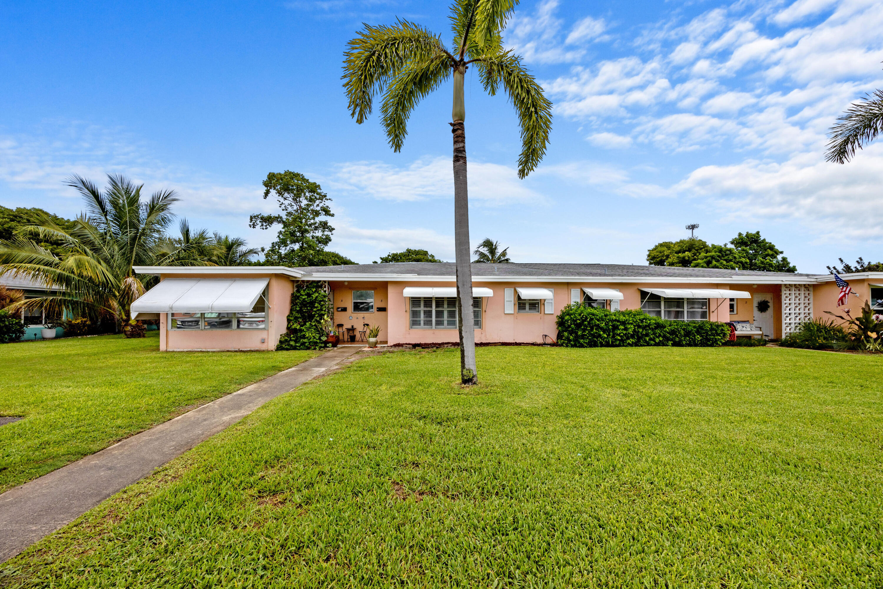 Property Photo:  355 Main Boulevard B  FL 33435 