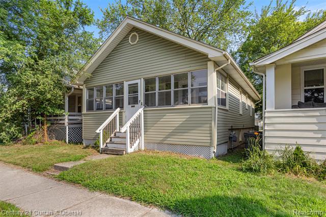 Property Photo: 353 E Cambourne Street MI 48220