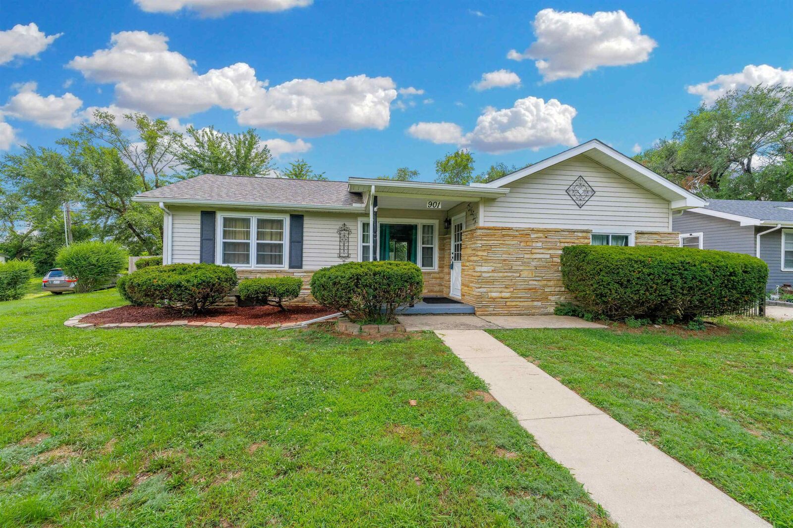 Property Photo: 901 W 4th Street KS 67060