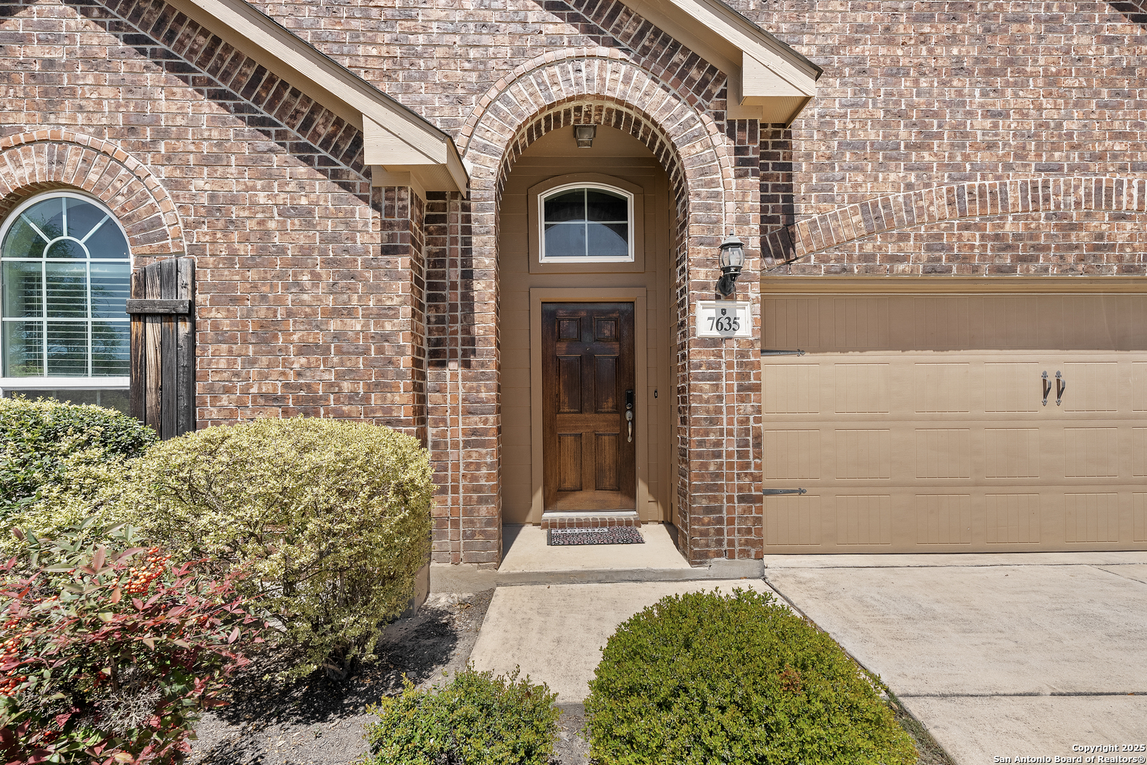Property Photo:  7635 Mission Smt  TX 78015 
