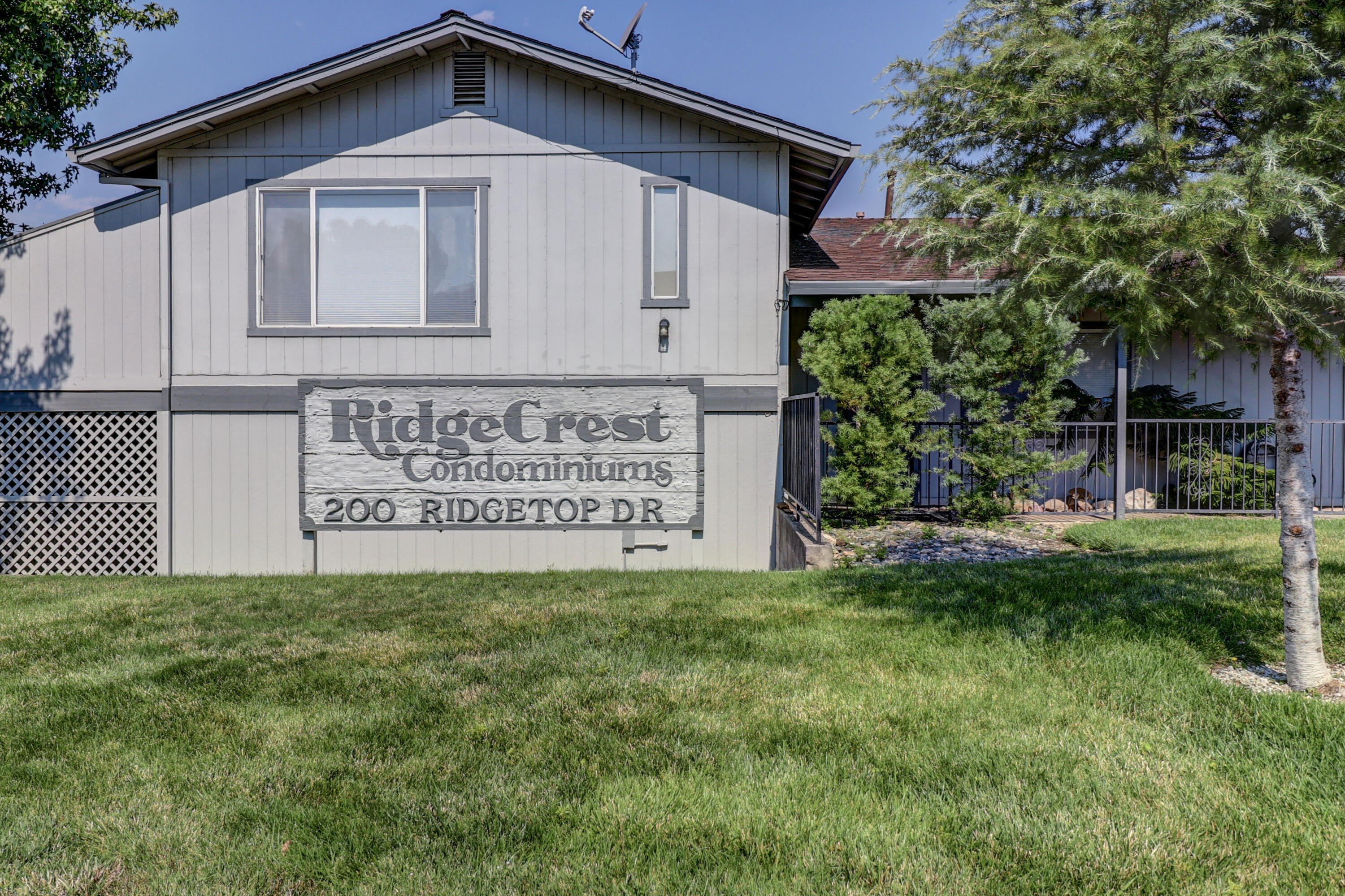 Property Photo: 200 Ridgetop Drive Apt 4 CA 96003