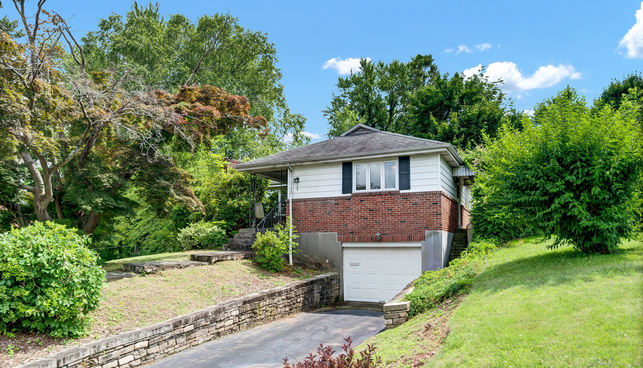 Property Photo: 20 Gracewell Road CT 06109