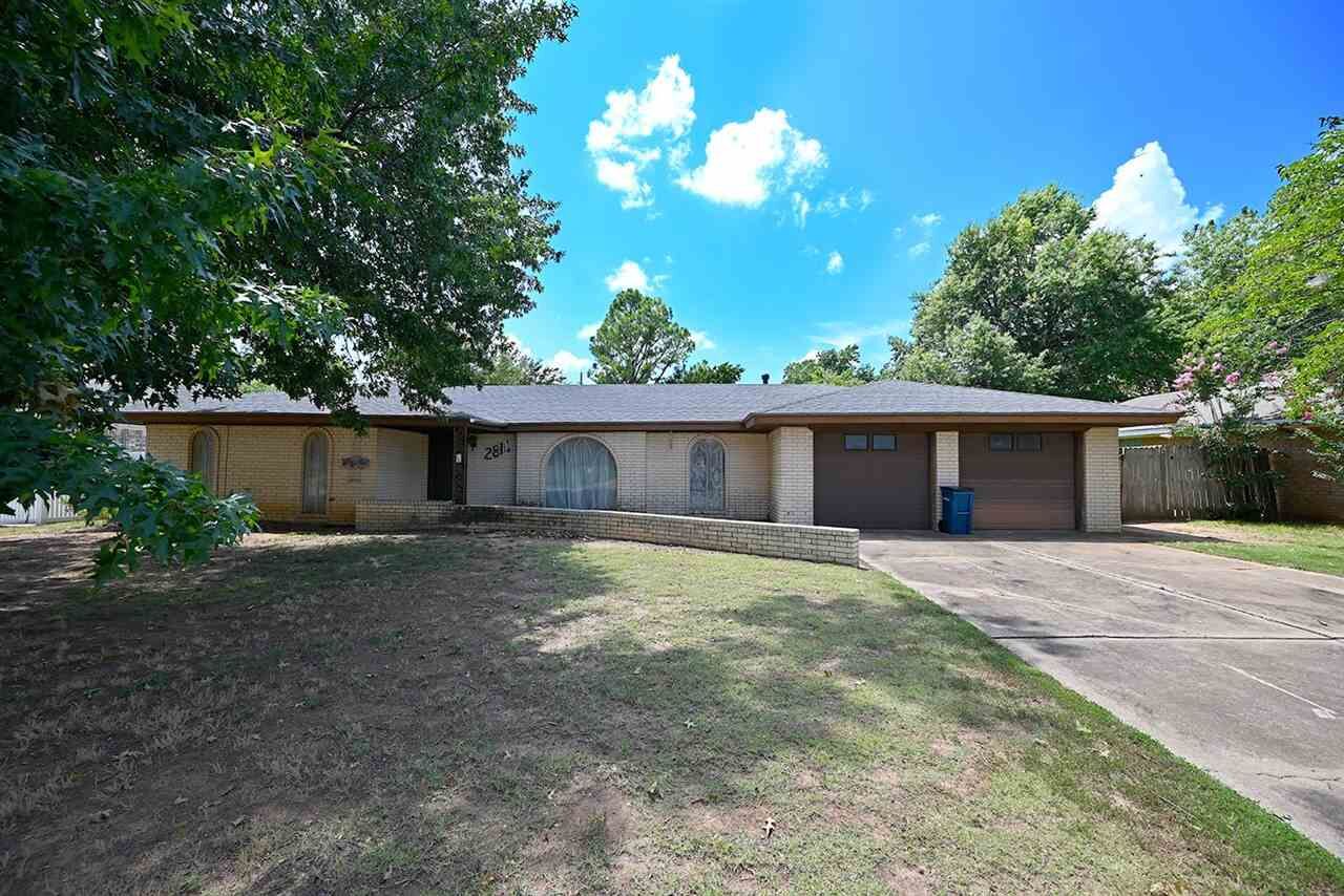 Property Photo:  2816 N Crescent Drive  OK 74075 