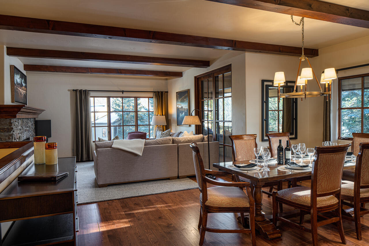 Property Photo:  680 Sun Valley Rd 6-C  ID 83353 