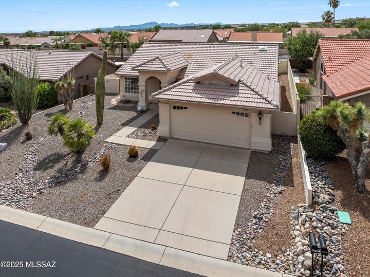 Property Photo:  37970 S Elbow Bend Drive  AZ 85739 