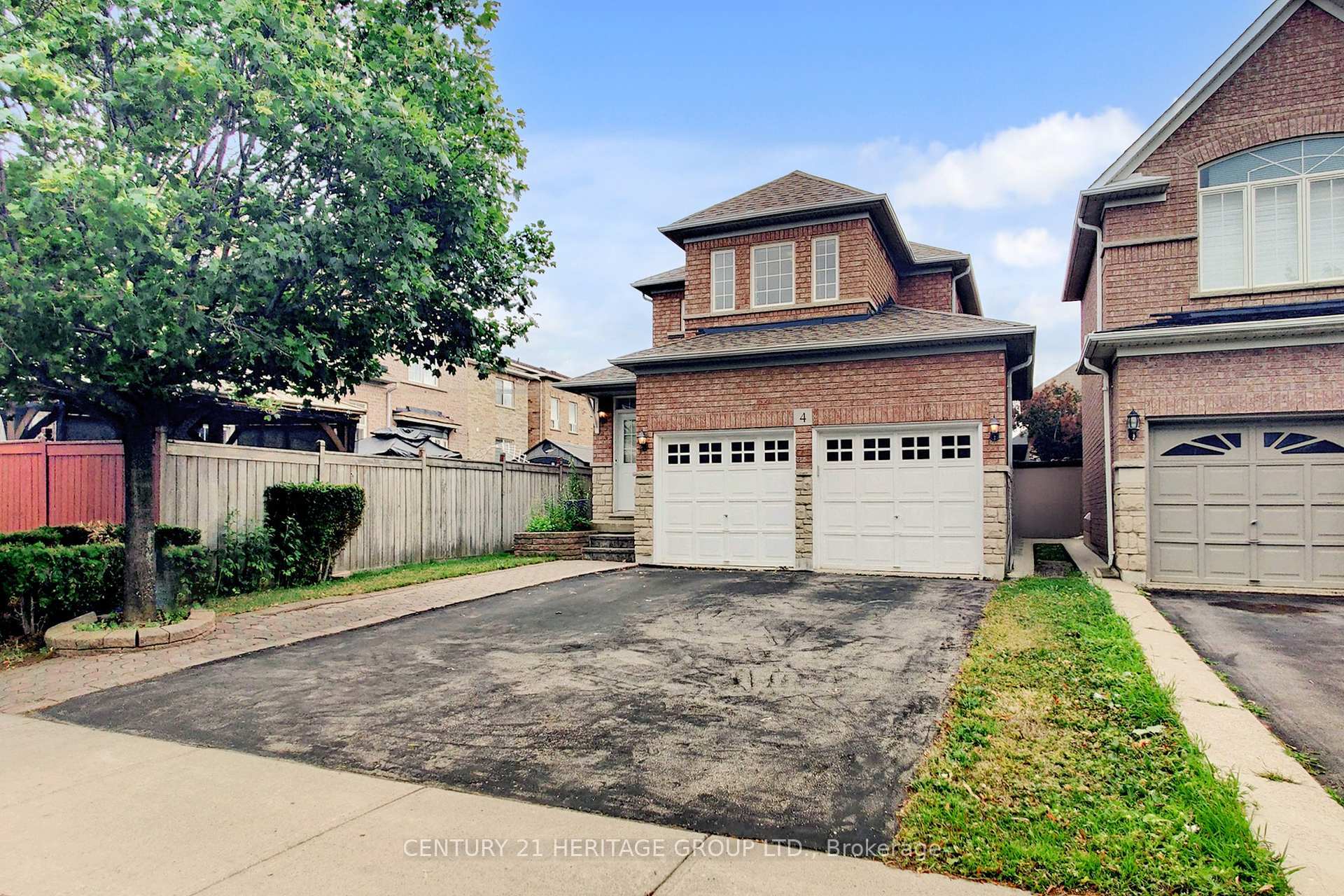 Photo de la propriété:  4 Sunnyvale Gate  ON L6S 6J3 