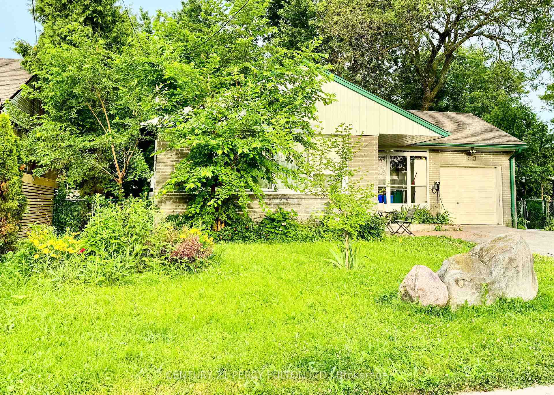 Photo de la propriété:  272 Conestoga Avenue  ON L4C 2H2 