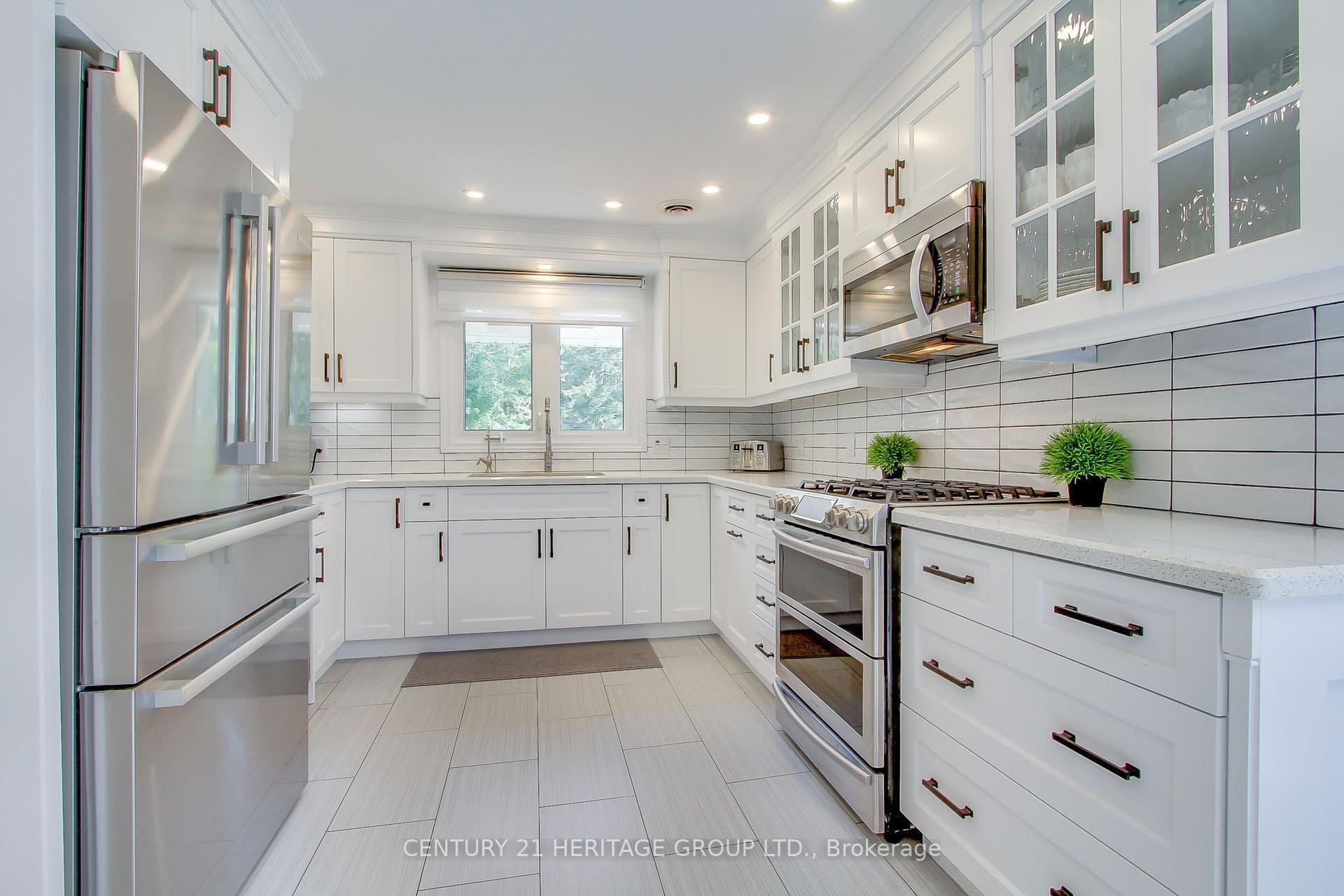 Photo de la propriété:  3934 Richview Road  ON L9S 2L7 