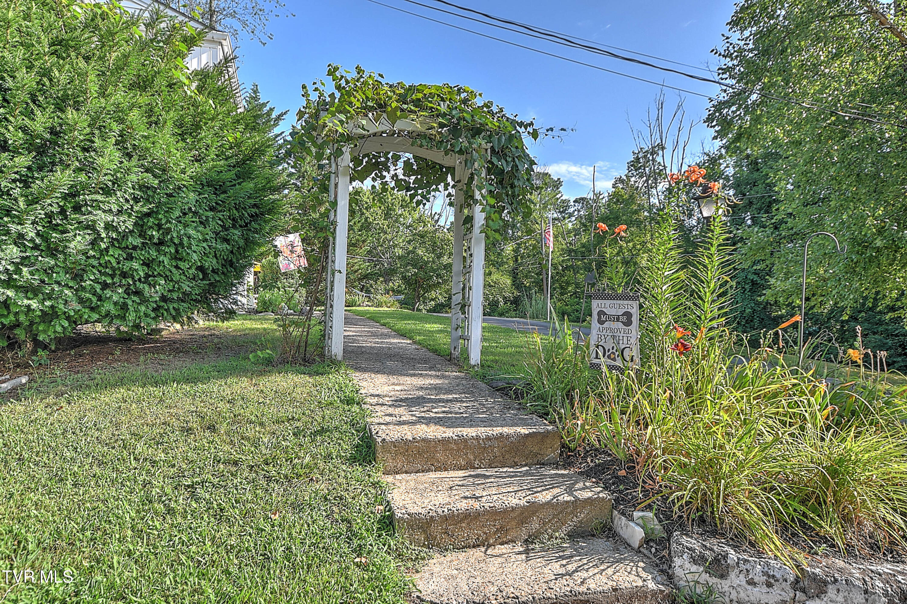 Property Photo: 104 Ridgecrest Drive TN 37745