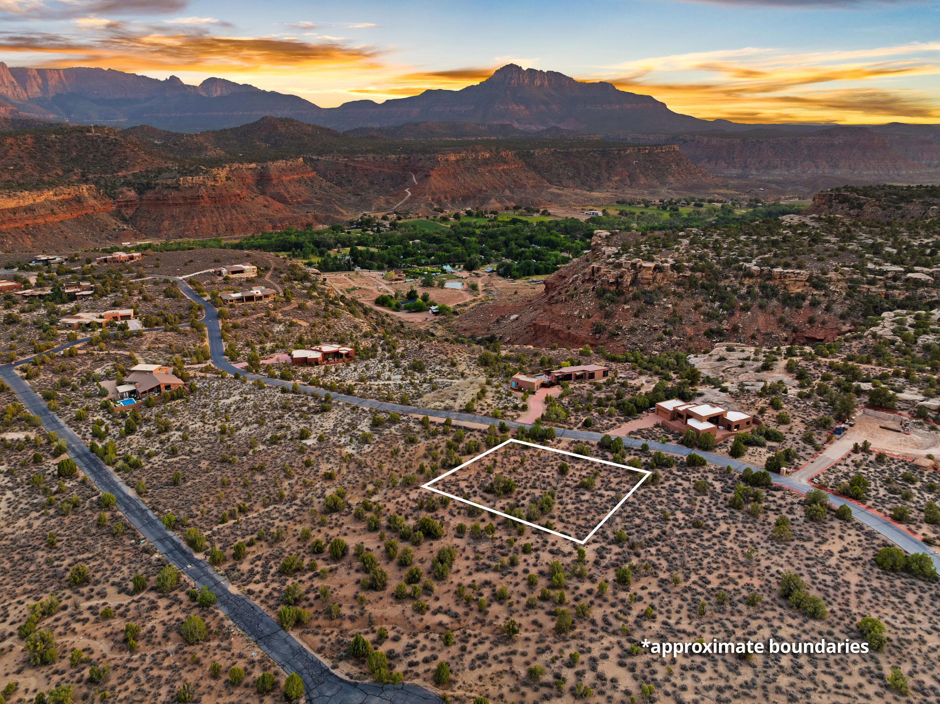 Property Photo: 2545 Anasazi Way 74 UT 84767