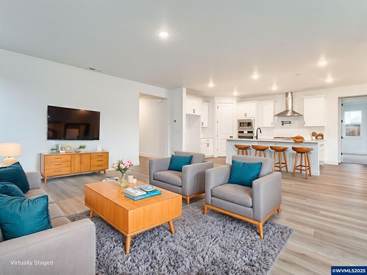 Property Photo:  6252 Evangelista St S  OR 97306 