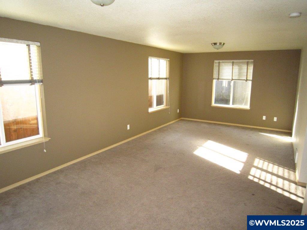 Property Photo: 1354 Vista Av OR 97302