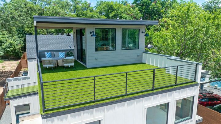 Property Photo: 1510 Holly Street 1 TX 78702