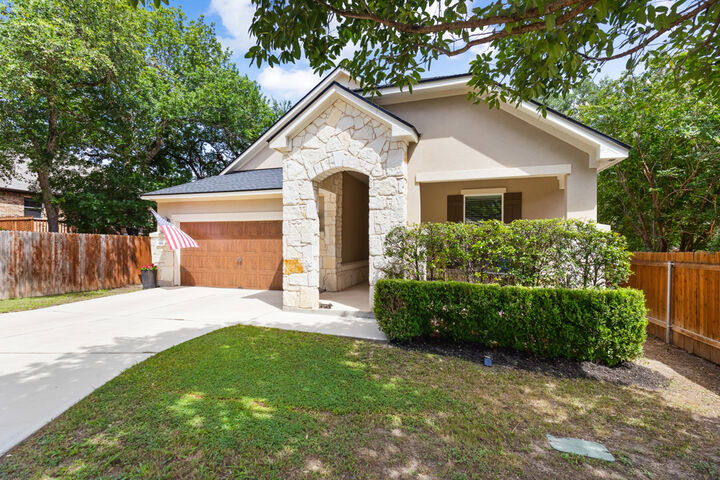 Property Photo:  706 Cavallo Springs Cove  TX 78666 