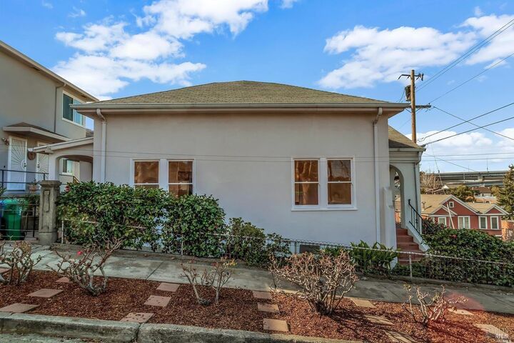 Property Photo: 1253 Flora Street CA 94525