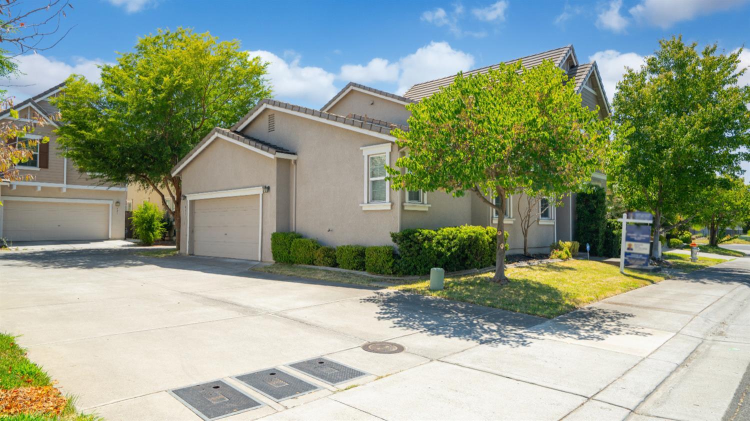 Property Photo: 441 Picasso Circle CA 95835
