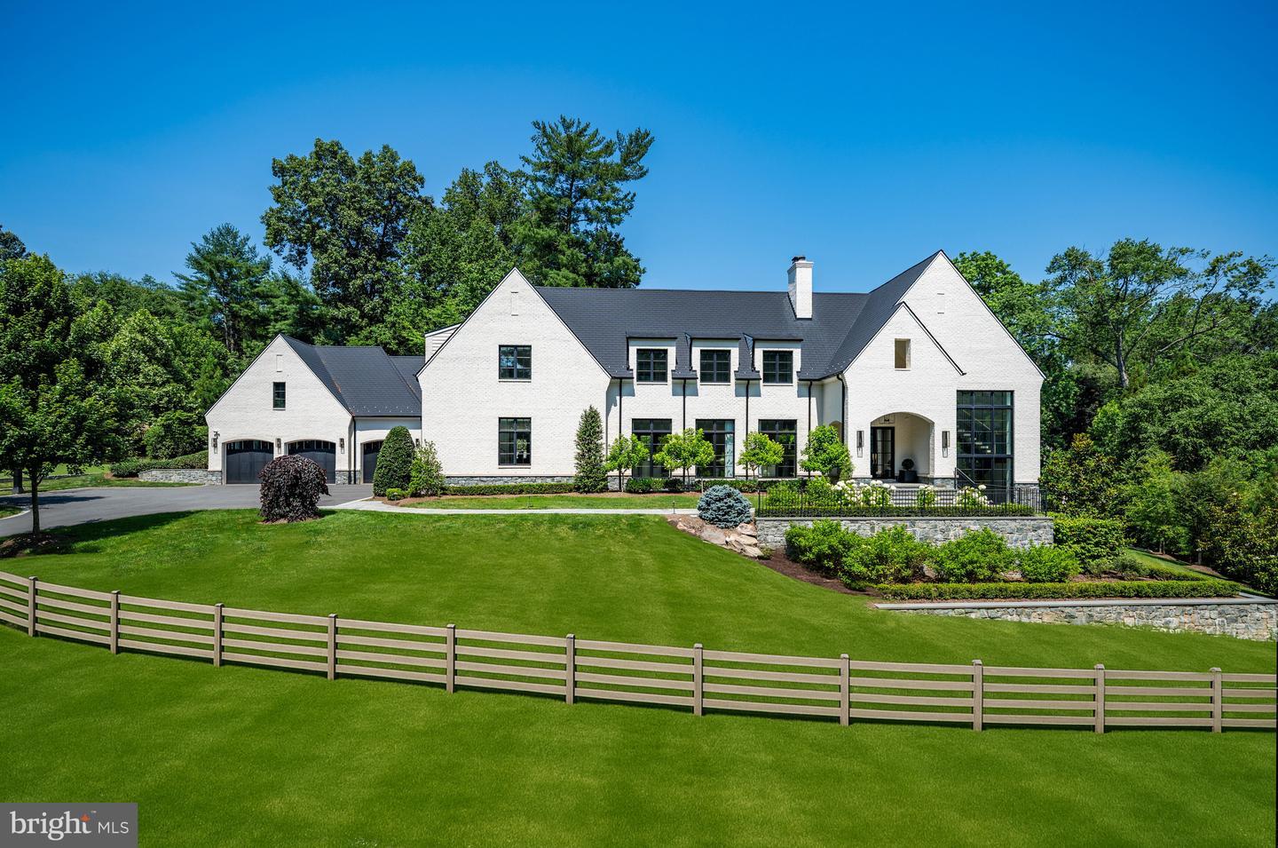 1004 Dogue Hill Lane  McLean VA 22101 photo