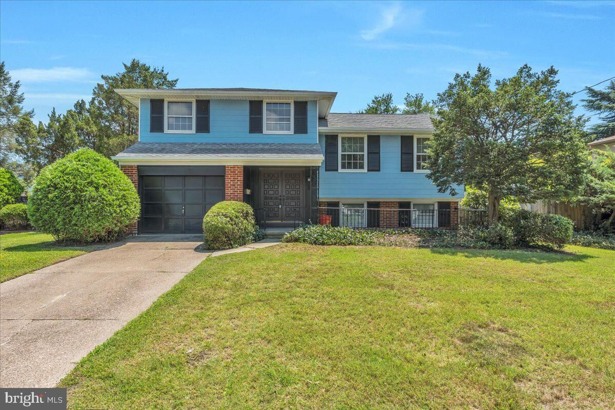 Property Photo:  7 Academy Drive  NJ 08084 