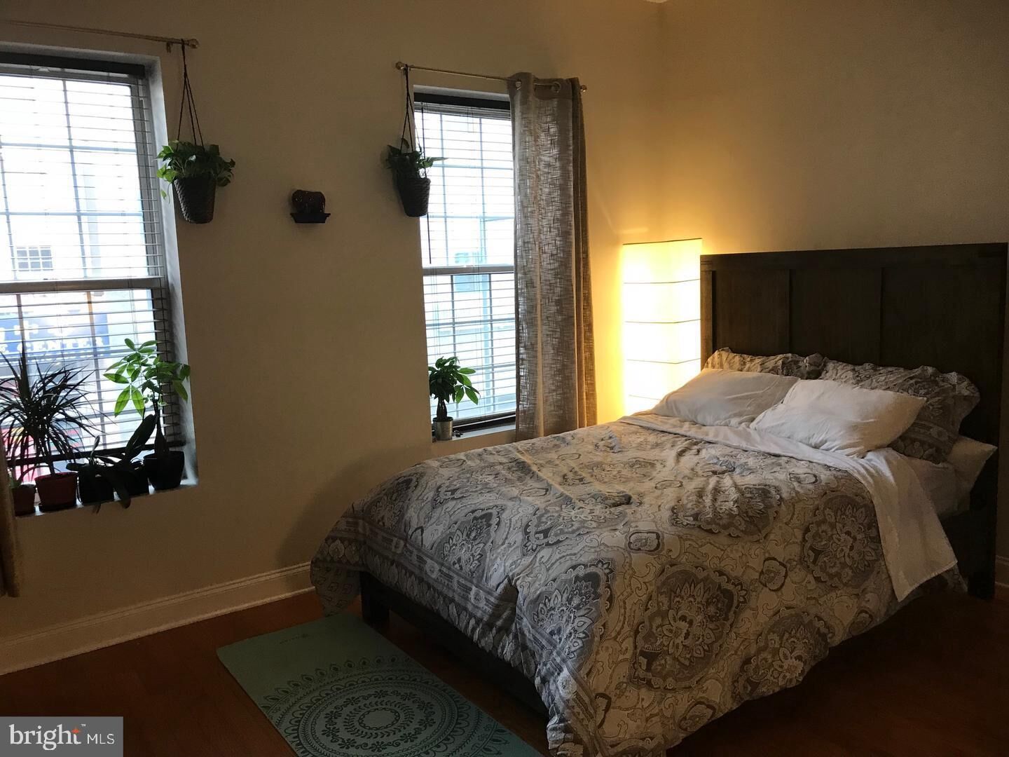 Property Photo:  906 Arch Street Thir Floor  PA 19107 