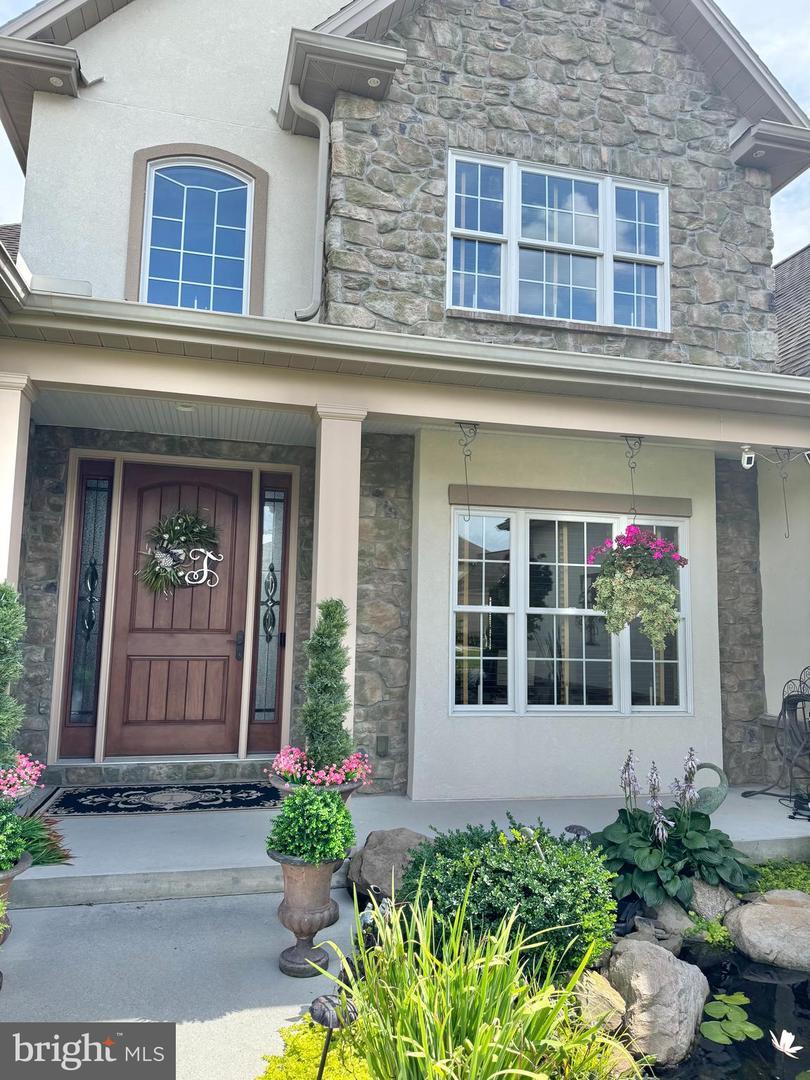 Property Photo:  1222 Summit Way  PA 17050 