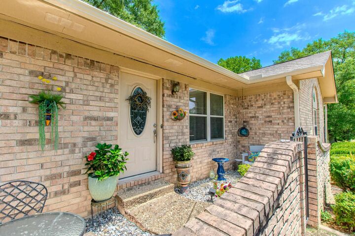Property Photo: 7014 Red Oak Drive AR 72019