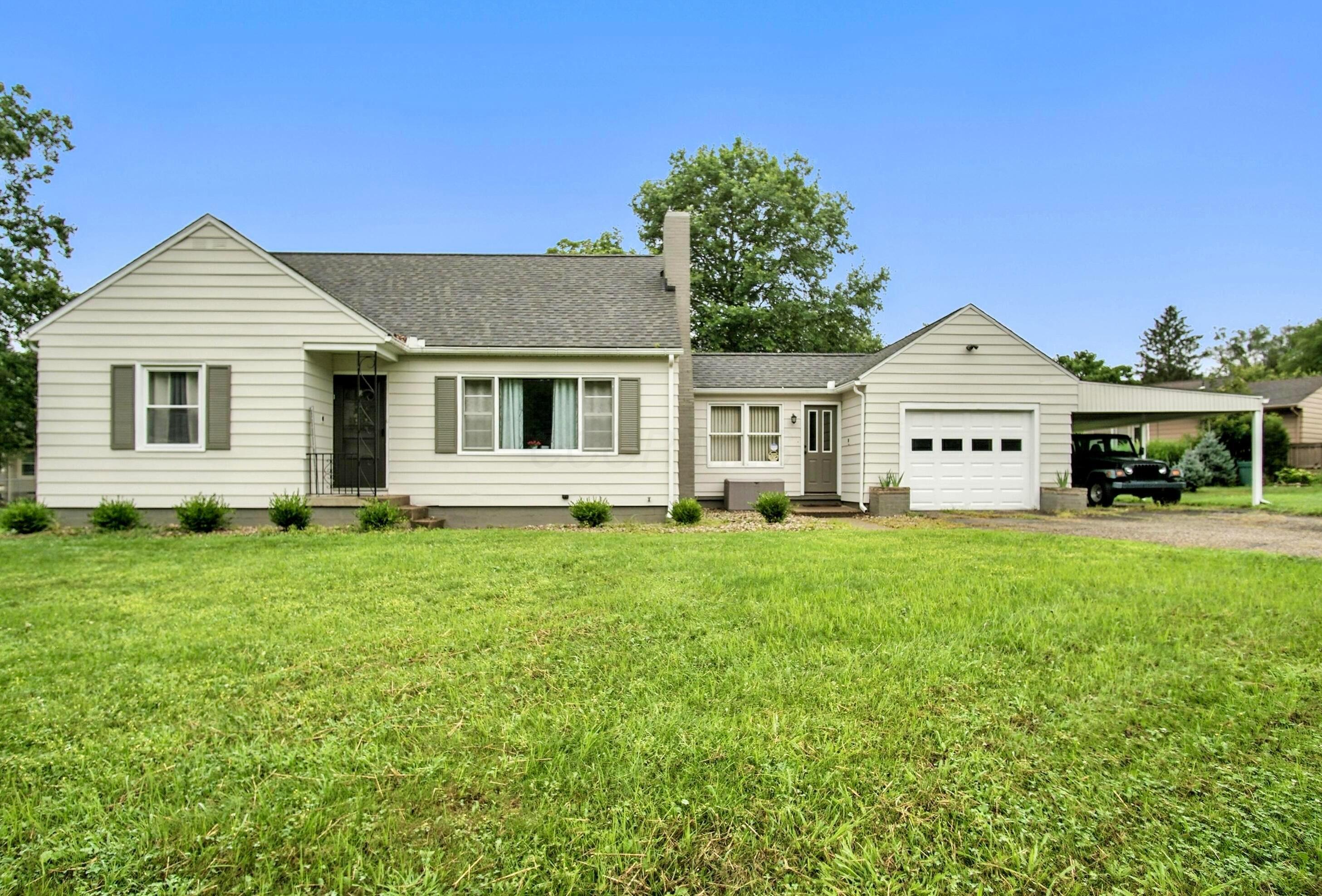 Property Photo: 3080 Newark Road OH 43701