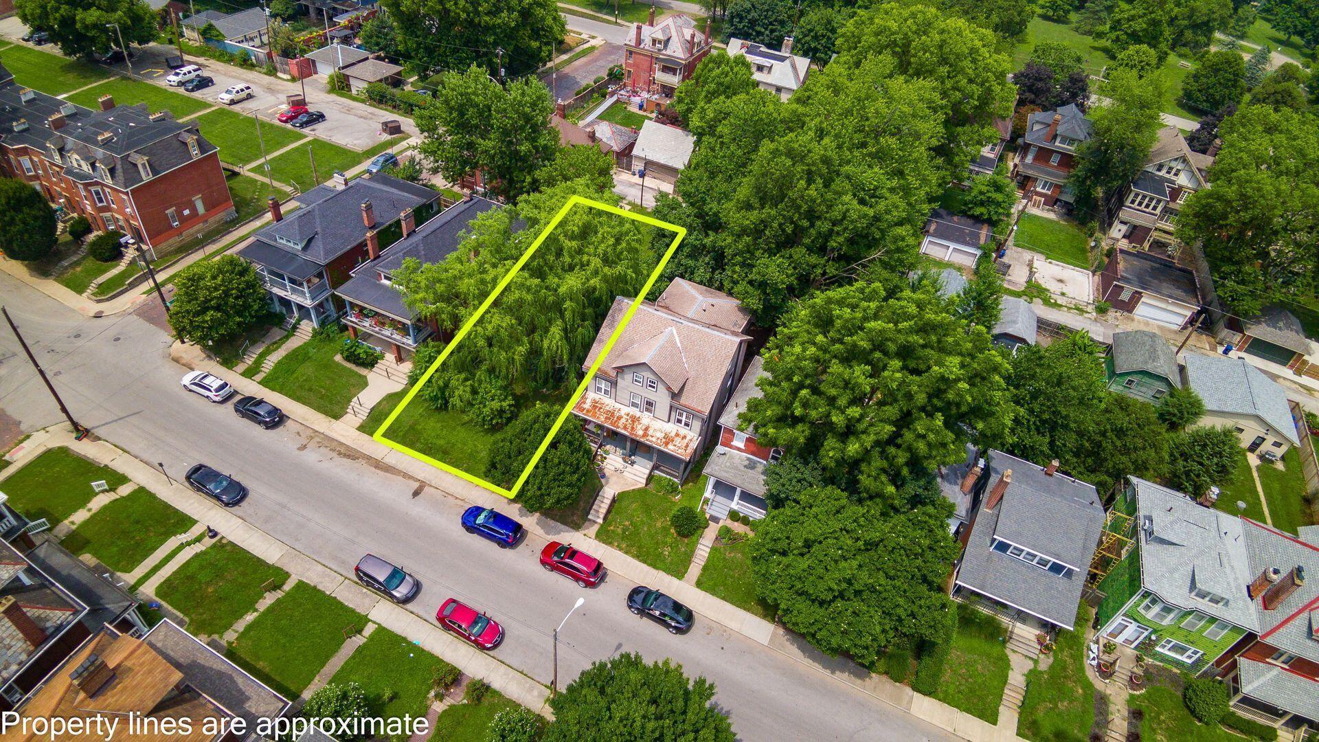 Property Photo:  1714 Oak Street  OH 43205 