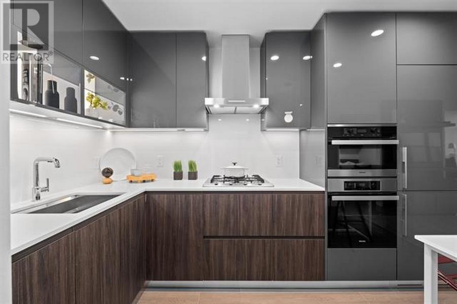 Property Photo: 6511 Sussex Avenue 3901 BC V5H 0K5