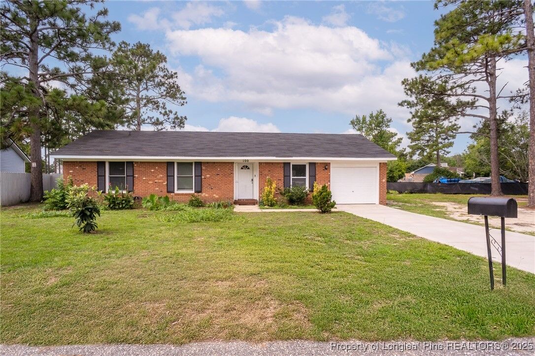 Property Photo:  100 Elfreth Lane  NC 28390 