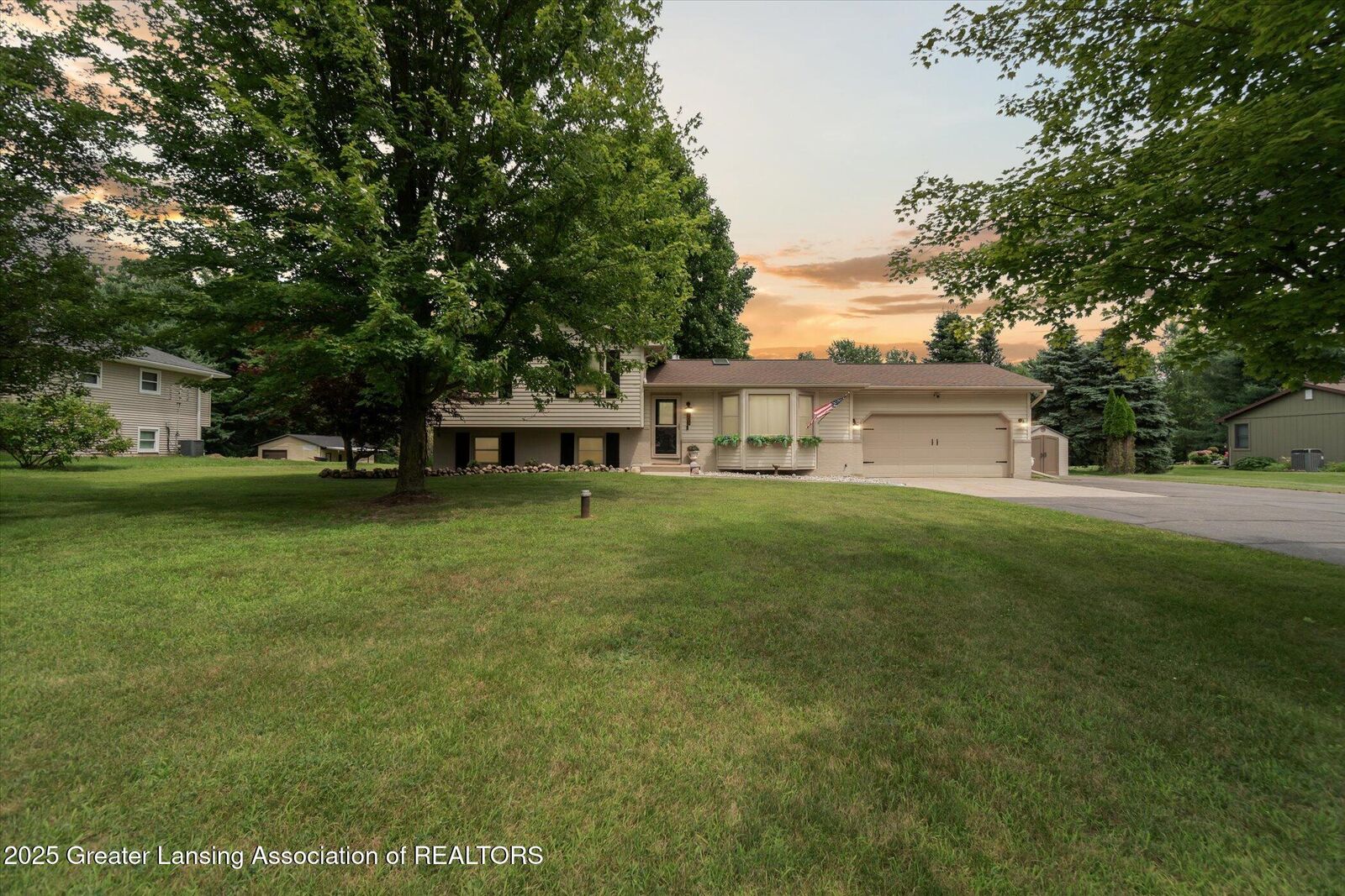 Property Photo:  903 Miami Drive  MI 48854 