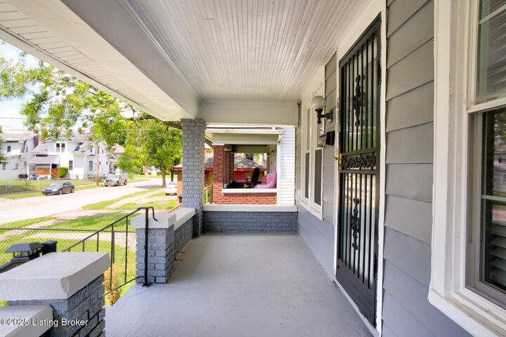 Photo de la propriété:  611 Cecil Ave  KY 40211 